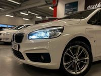 begagnad BMW 220 Active Tourer 225xe Aut AWD Sport Nav Plug in Skinn HUD 2018, Minibuss