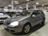 Begagnad VW Golf IV Trendline 102 HK (75 kW) 2005 Mörkgrå Halvkombi
