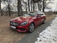 Begagnad Mercedes C350e Avantgarde 211 HK (155 kW) 2017 Röd Kombi