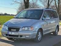 Begagnad Hyundai Trajet 136 HK (100 kW) 2003 Silver Minibuss