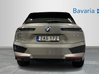 begagnad BMW iX xDrive40 40 Sportpaket Innovation Komfortpaket Drag Laser H/K