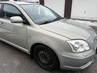 Begagnad Toyota Avensis 147 HK (108 kW) 2004 Kombi