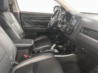 Begagnad Mitsubishi Outlander P-HEV 203 HK (149 kW) 2015 Kombi