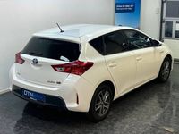 begagnad Toyota Auris 1.8-Hybrid Fullservad Välutrustad Välskött SNÅL 2015, Halvkombi