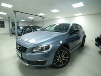 Begagnad Volvo V60 CC Summum 150 HK (110 kW) 2017 Blå Kombi