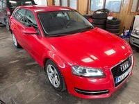 Begagnad Audi A3 Sportback Attraction 105 HK (77 kW) 2012 Röd Halvkombi