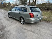 begagnad Toyota Avensis Kombi 1.8 VVT-i