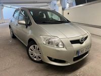 Begagnad Toyota Auris 124 HK (91 kW) 2007 Halvkombi