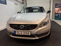 Begagnad Volvo V60 CC Summum 150 HK (110 kW) 2016 Silver Kombi
