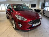 Begagnad Ford Fiesta Titanium 101 HK (74 kW) 2018 Röd Halvkombi