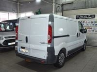 Begagnad Renault Trafic 146 HK (107 kW) 2008 Vit Minibuss