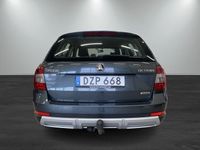 begagnad Skoda Octavia Scout 2.0 TDI DSG 4x4 Dragkrok Påskränta 6,95%