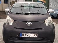 Begagnad Toyota iQ 68 HK (50 kW) 2009 Silver Halvkombi
