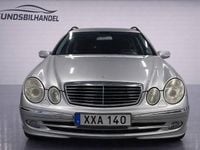 Begagnad Mercedes E200 Avantgarde 163 HK (119 kW) 2005 Silver Kombi
