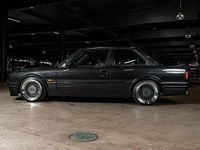 Begagnad BMW 325 M Sport 321 HK (236 kW) 1988 Svart Sportkupé