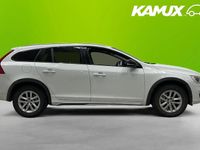 Begagnad Volvo V60 CC 150 HK (110 kW) 2017 Vit Kombi