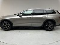Begagnad Volvo V60 CC 197 HK (144 kW) 2022 Grå Kombi