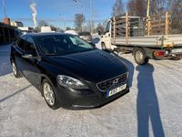 Begagnad Volvo V40 Momentum 120 HK (88 kW) 2016 Svart