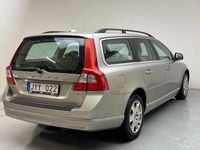 Begagnad Volvo V70 Momentum 136 HK (100 kW) 2010 Ljusbrun Kombi