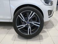 Begagnad Volvo XC60 R-Design 190 HK (139 kW) 2016 Vit SUV