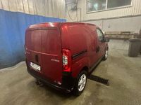 Begagnad Peugeot Bipper 68 HK (50 kW) 2008 Röd Minibuss