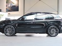 begagnad Porsche Cayenne E-Hybrid 2024 Svart