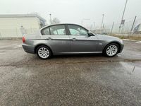 Begagnad BMW 318 143 HK (105 kW) 2009 Sedan