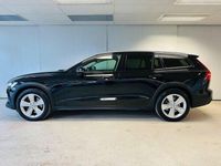Begagnad Volvo V60 CC 190 HK (139 kW) 2020 Svart Kombi