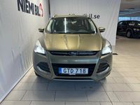 begagnad Ford Kuga DM22.0 TDCi AWD Powershift MoK Drag S&V-hjul 2015, SUV