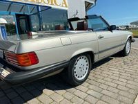 Begagnad Mercedes 560 230 HK (169 kW) 1986 Champagne metallic Cab