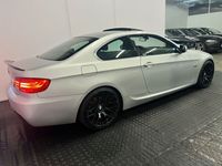 begagnad BMW 325 i 218HK Coupé Comfort M SPORT LÅGAMIL SKINN