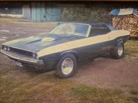 Begagnad Dodge Challenger 1970 Svart med vit rand. garage lackad Sportkupé