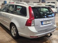 Begagnad Volvo V50 Momentum 116 HK (85 kW) 2011 Ljusgrå Kombi