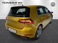 Begagnad VW Golf VII R-line Plus 110 HK (80 kW) 2018 Kurkuma yellow metallic