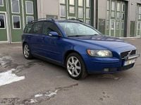 Begagnad Volvo V50 Momentum 220 HK (161 kW) 2005 Blå Kombi