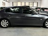 begagnad BMW 318 Advantage (Årsskatt 1728kr) Dragkrok Ny Servad 143hk