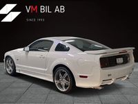 begagnad Ford Mustang GT AUT V8 304HK SALEEN 7800MIL NYBESIKTAD SEUTR