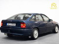 Begagnad Opel Vectra 116 HK (85 kW) 1990 Blå Halvkombi
