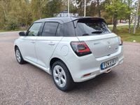 Ny Suzuki Swift 83 HK (61 kW) 2025 Vit Halvkombi