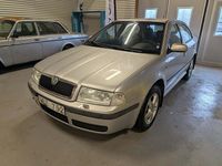 Begagnad Skoda Octavia Tour 102 HK (75 kW) 2000 Silver Halvkombi