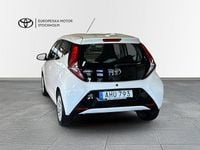 Begagnad Toyota Aygo X-play 72 HK (52 kW) 2018 Vit Halvkombi