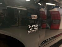 begagnad Nissan Titan Crew Cab 5.6 V8 4WD Drag Aut Skinn Ny servad
