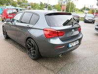 Begagnad BMW 118 Advantage 136 HK (100 kW) 2017 Grå Halvkombi