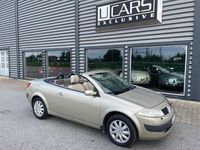 Begagnad Renault Mégane II 113 HK (83 kW) 2005 Gråbeige metallic Cab