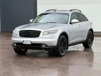 Begagnad Infiniti FX45 320 HK (235 kW) 2003 Silver SUV