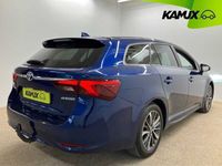 begagnad Toyota Avensis Kombi 2.0 D-4D Backkamera Drag 143hk