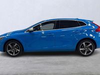 Begagnad Volvo V40 R-Design 121 HK (88 kW) 2016 Blå Halvkombi