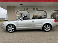 Begagnad Audi A4 220 HK (161 kW) 2003 Lightsilvermetallic Cab