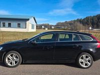 Begagnad Volvo V60 Momentum 191 HK (140 kW) 2016 Svart Kombi