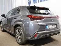 Begagnad Lexus UX 250h Sport Line 187 HK (137 kW) 2023 Grå SUV